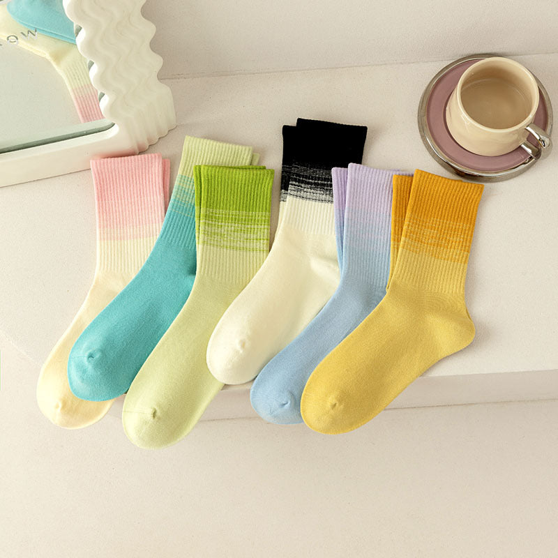 Gradient color medium light sports cotton socks