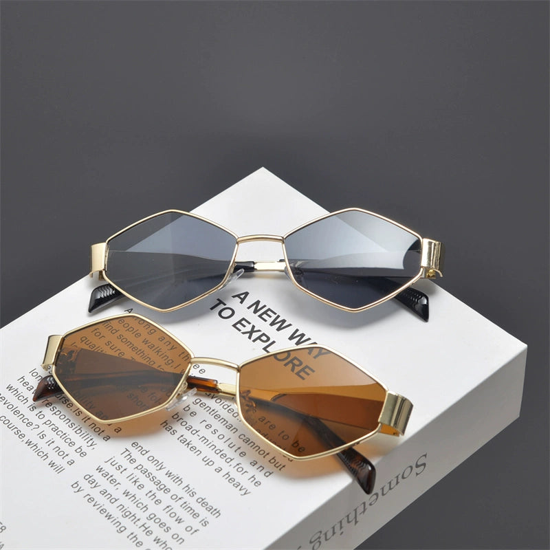 Retro trend golden frame metal polygonal colorful sunglasses for diamond round face